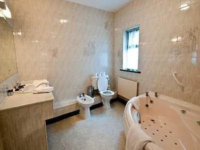 Ξενοδοχείο Ivy Tower 2*